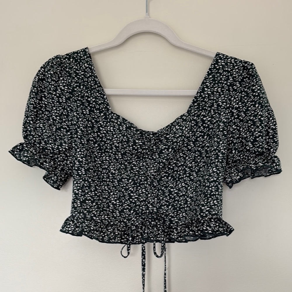 SHEIN Green and White Puff Sleeve Crop Blouse